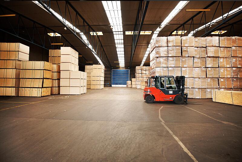 Optimize Warehouse Storage with the Narrow Aisle Forklift