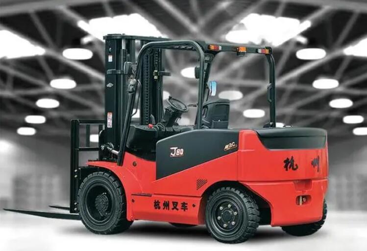 Foreman’s View on Lithium-Ion Lift Trucks in Warehouse Operations